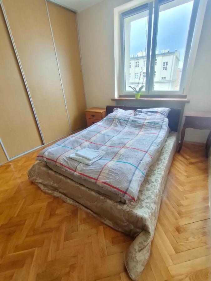 City Centre Apartment - بوزنان المظهر الخارجي الصورة
